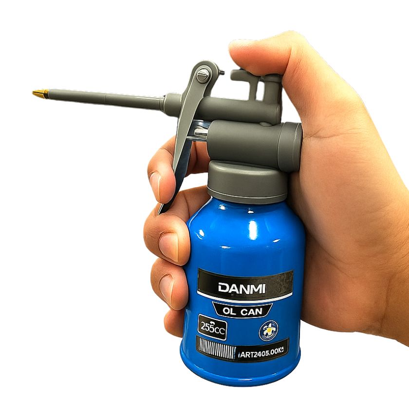 Heavy Duty 250cc Oil Can Straight Nosel With Trigger Action - South East Clearance Centre